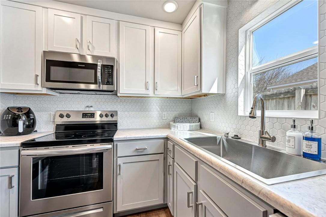 House Of Charm! Bike Trails & New Walmart Hq Villa Bentonville Bagian luar foto
