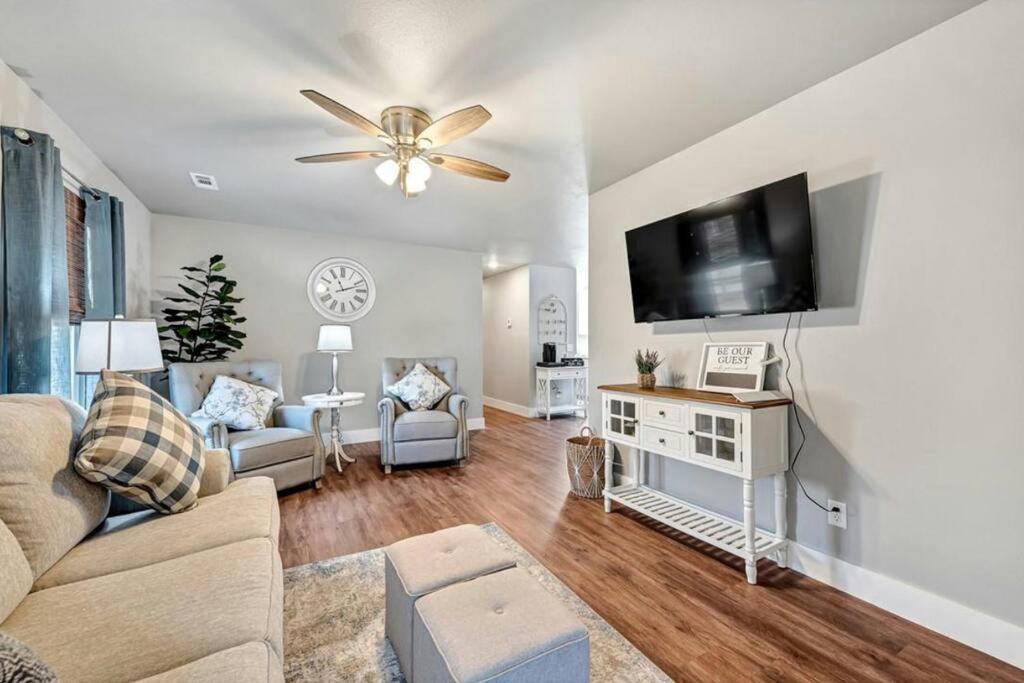 House Of Charm! Bike Trails & New Walmart Hq Villa Bentonville Bagian luar foto